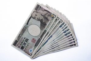 日本　お金